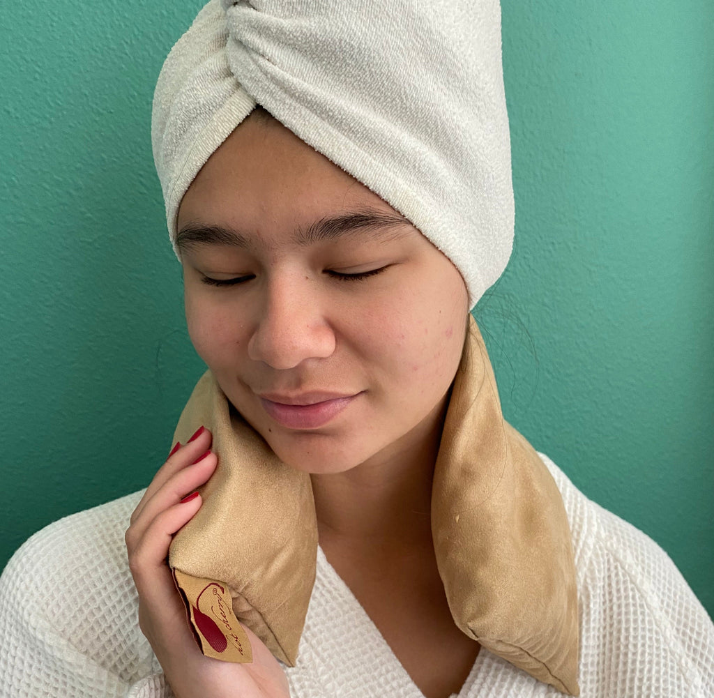 Is a Cherry Print Neck Pillow Effective for Neck Pain Relief, Better Posture, and Relaxation?
